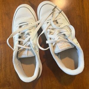Reebok Classic low-top sneakers women's US size 8